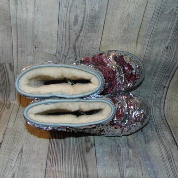 UGG Classic Short Silver/Pink Fish Scale Sequin/Sheepskin Boots Womens Size 7 - Picture 6 of 9